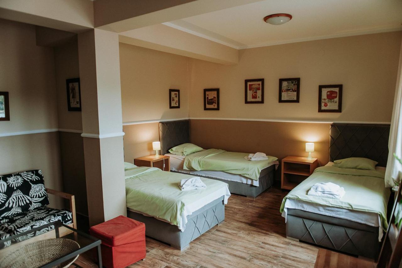 Dos Patos Bed & Breakfast Елк Екстериор снимка