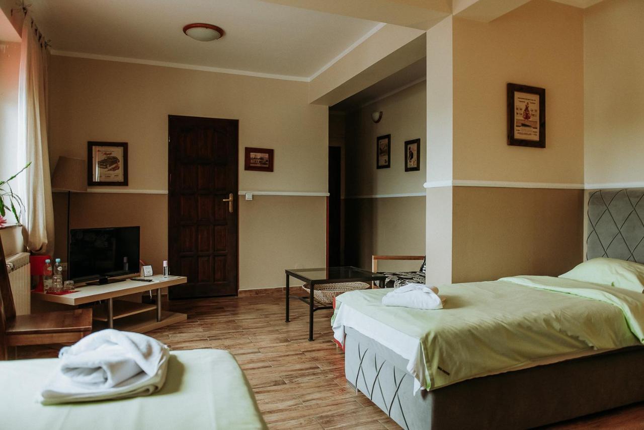 Dos Patos Bed & Breakfast Елк Екстериор снимка